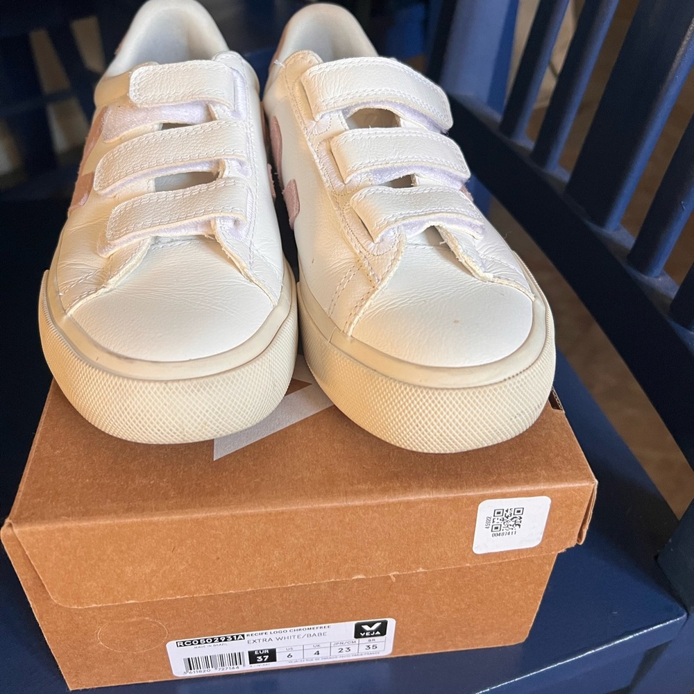 Veja Recife Logo Chromefree